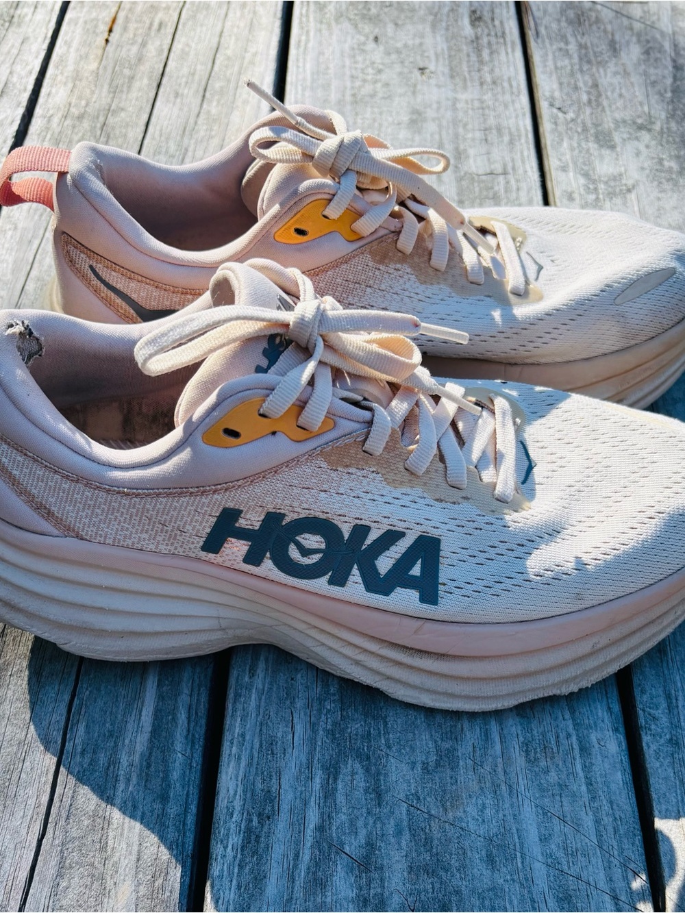 Hoka One One Bondi 8 Women's cream vanilla Running Shoes with Navy Logo size 7B - Picture 1 of 13